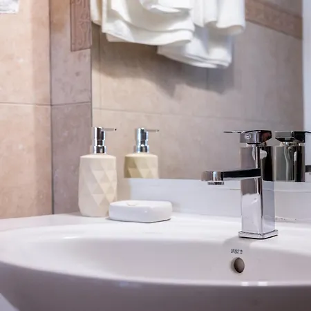 The Dockside - Steps Away From The Città di Kos