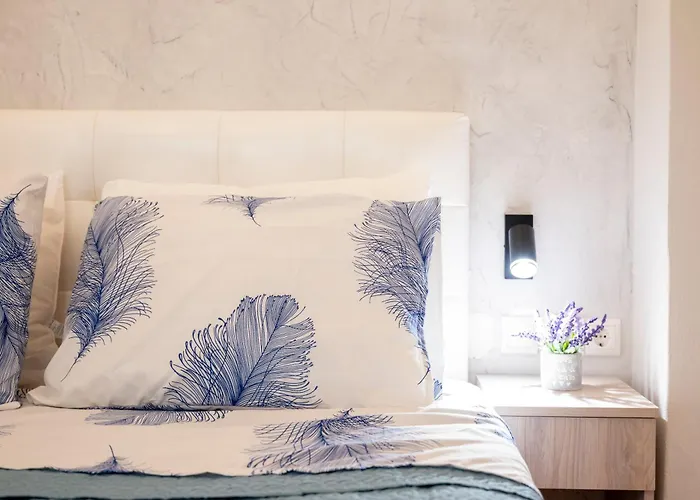 Apartman The Dockside - Steps Away From The *