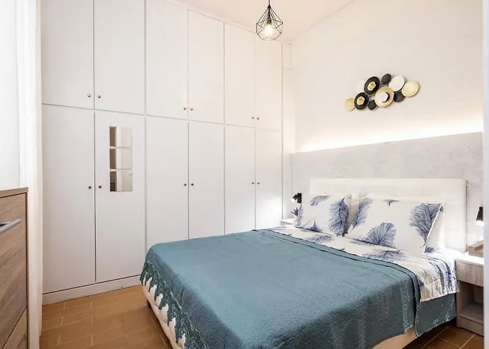 Apartman The Dockside - Steps Away From The