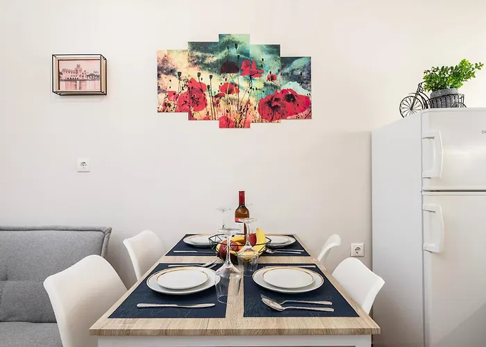 Apartman The Dockside - Steps Away From The